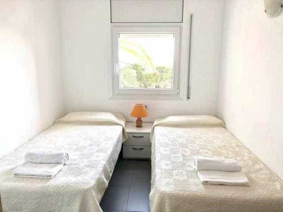 Amplio Apartamento Con Jardin En Almadrava Росас Экстерьер фото